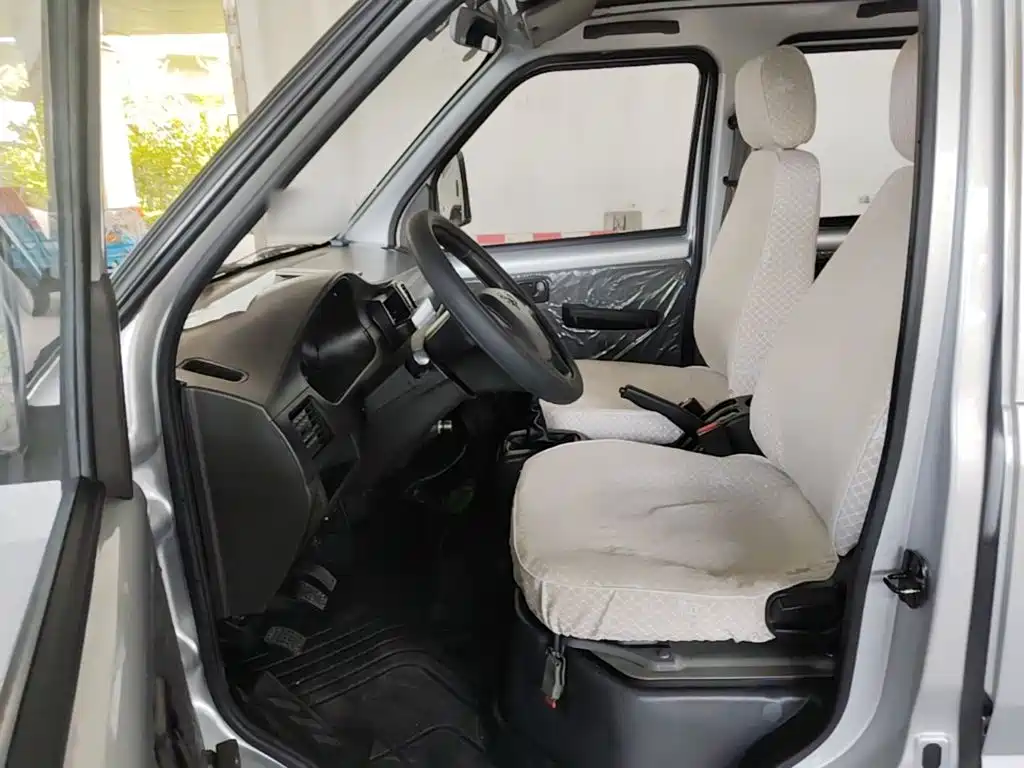 Wuling Rongguang Mini Truck — миниатюра 15
