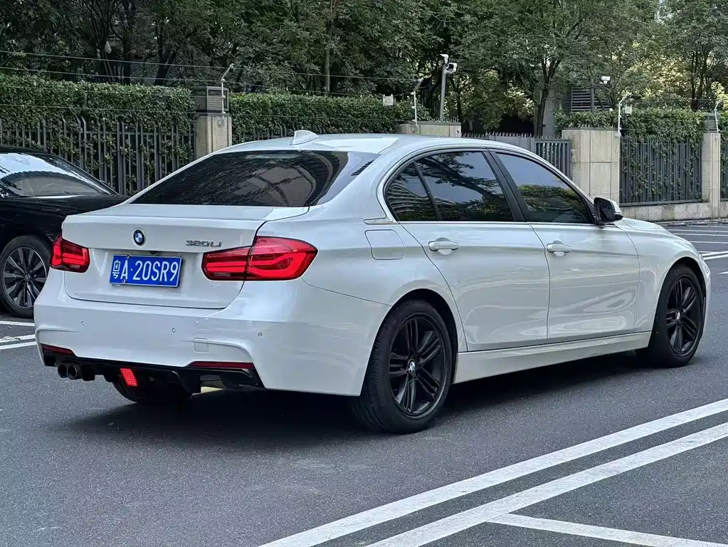 BMW 3 Series — миниатюра 3