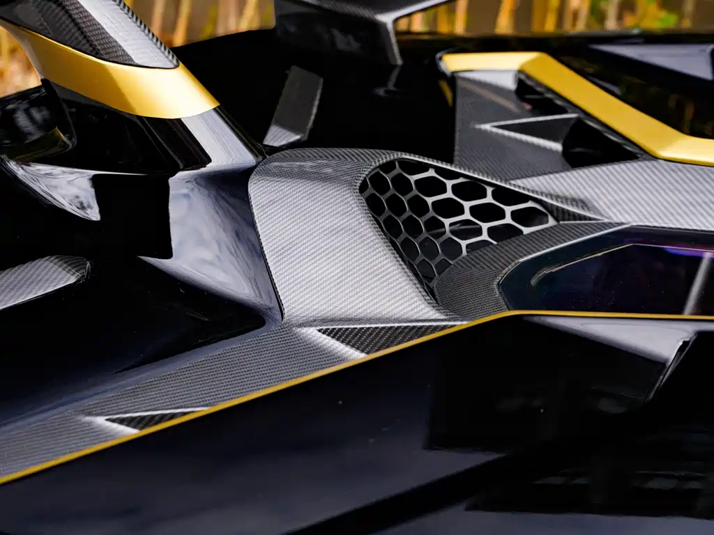 LAMBORGHINI AVENTADOR