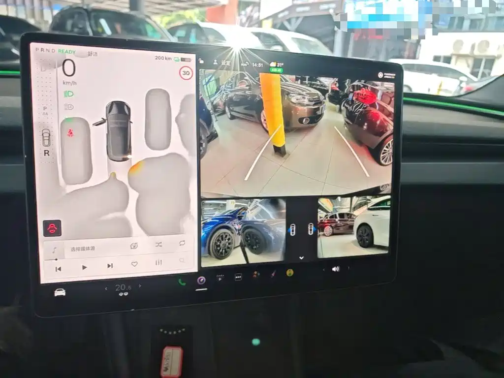 Tesla Model 3 — миниатюра 13