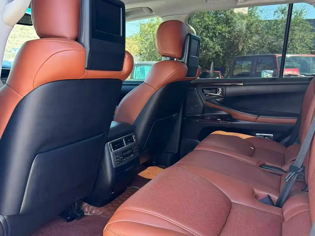 Lexus LX — миниатюра 6