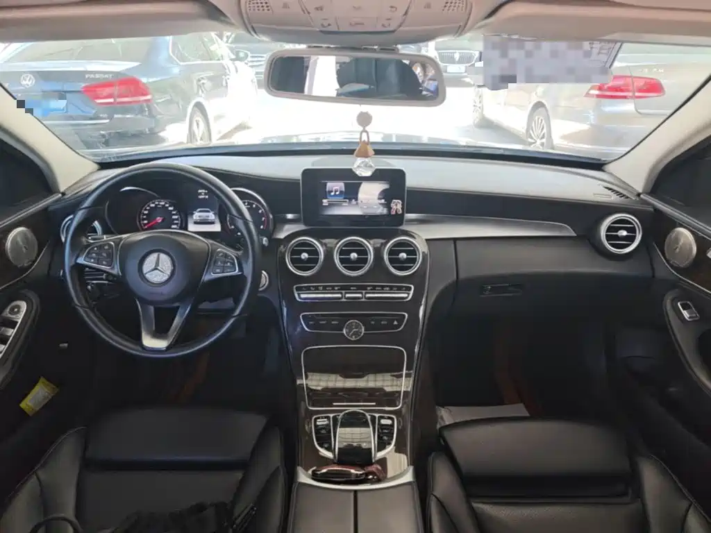 Mercedes-Benz C-Class — миниатюра 10