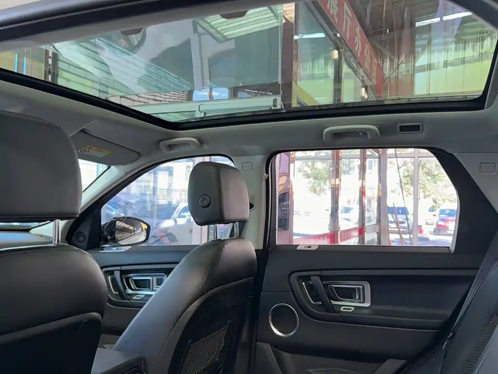 Land Rover Discovery Sport — миниатюра 10