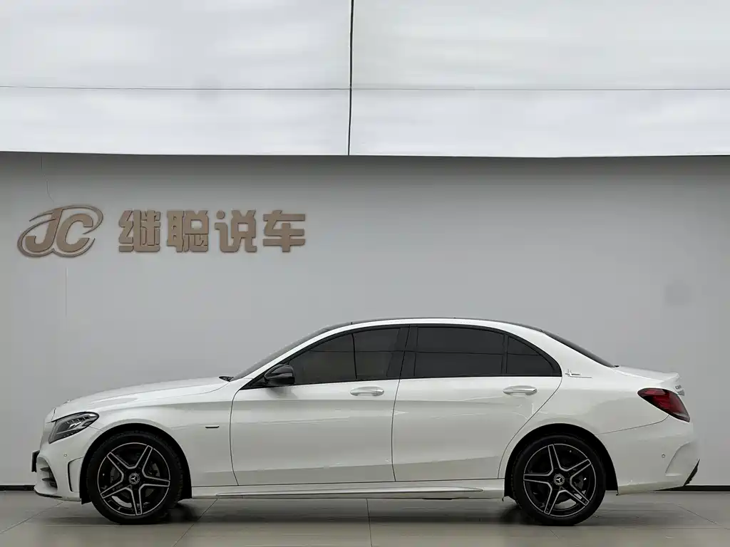 Mercedes-Benz C-Class — миниатюра 4