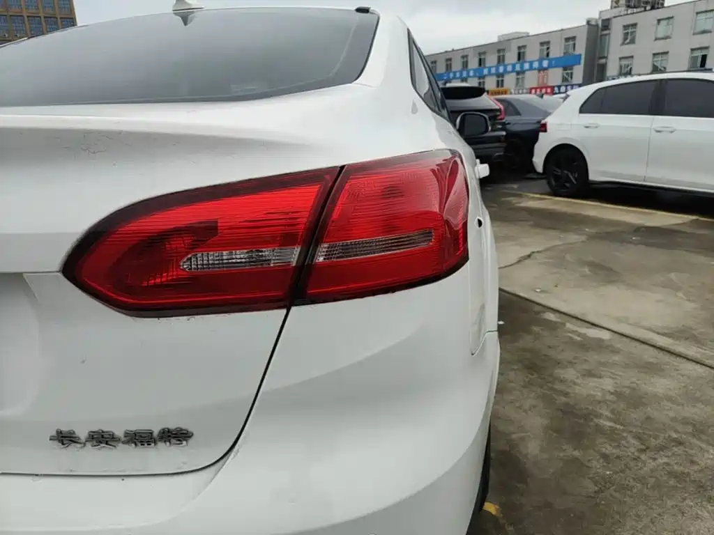 Ford Focus — миниатюра 8