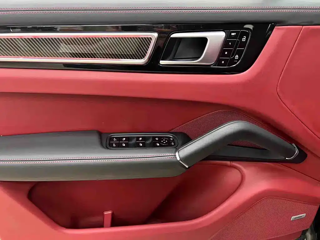 Porsche Cayenne — миниатюра 8