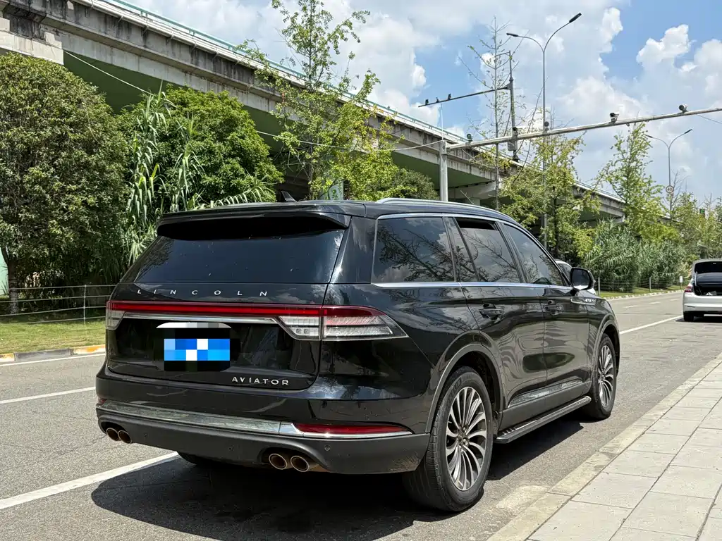 Lincoln Aviator — миниатюра 8