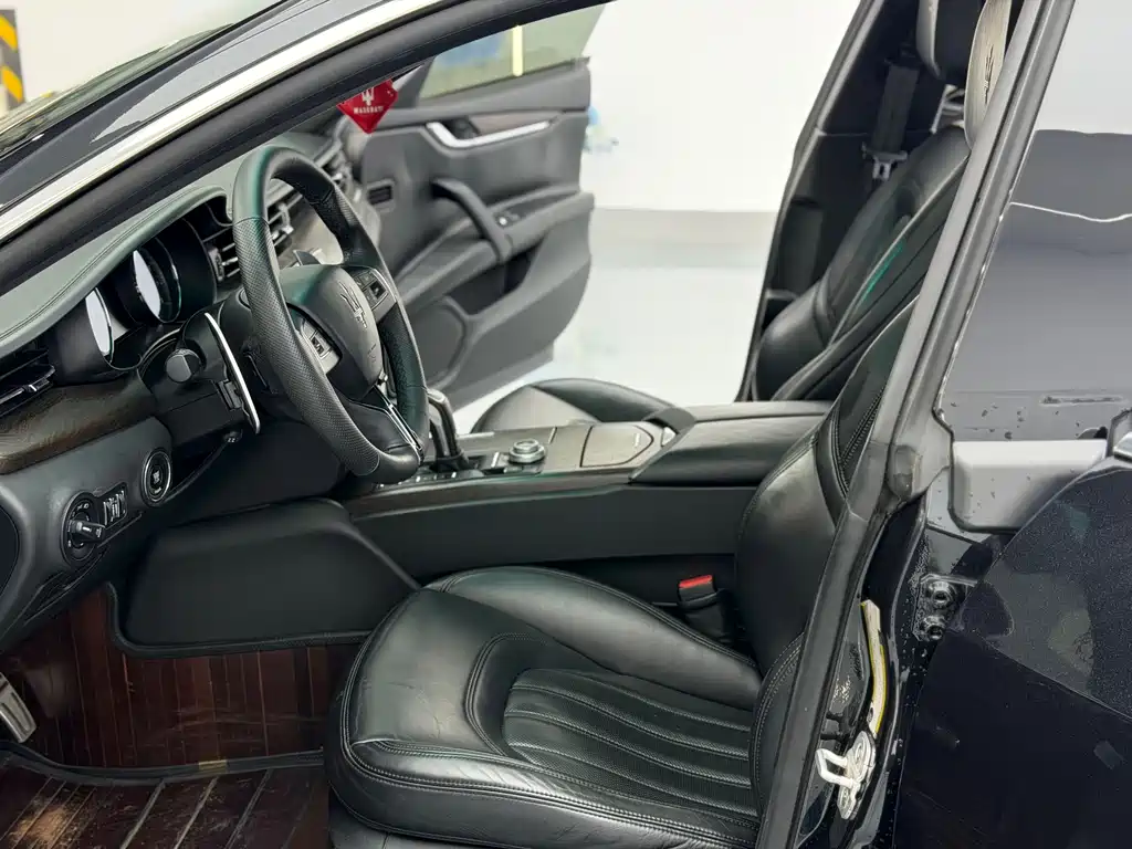 Maserati Quattroporte — миниатюра 9