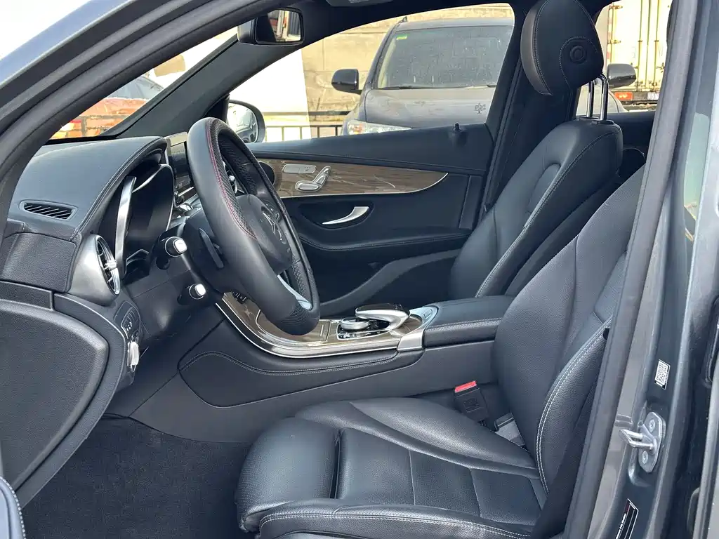 Mercedes-Benz GLC 2018 GLC 260 4MATIC SUV