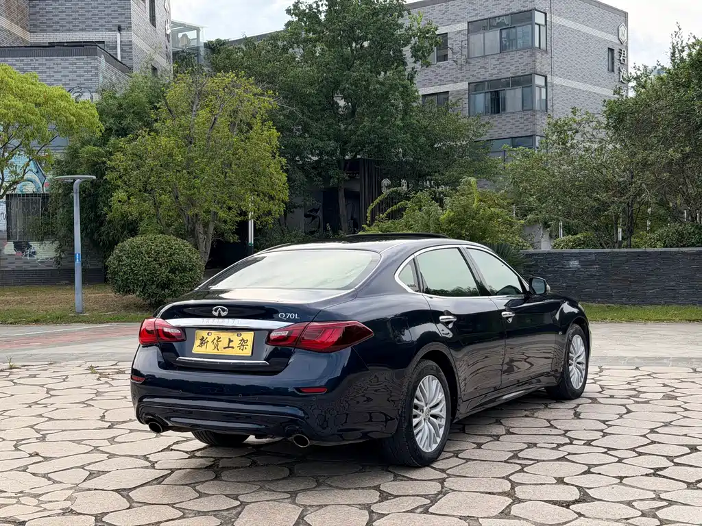 Infiniti Q70 — миниатюра 13