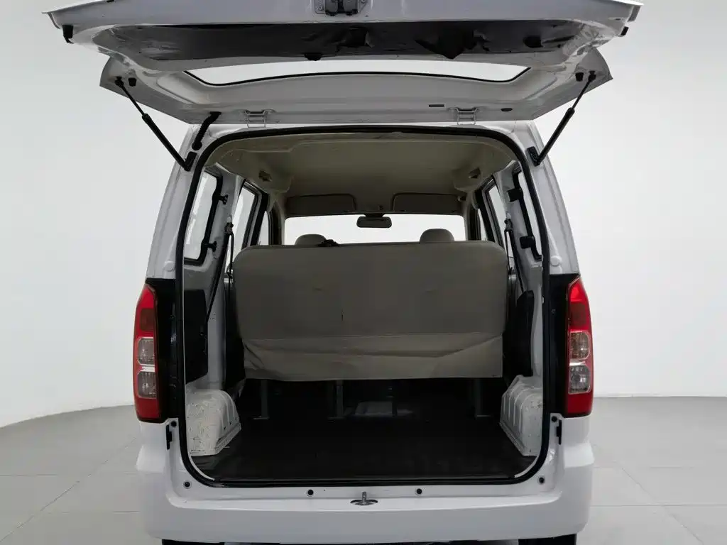 Wuling Hongguang V — миниатюра 16