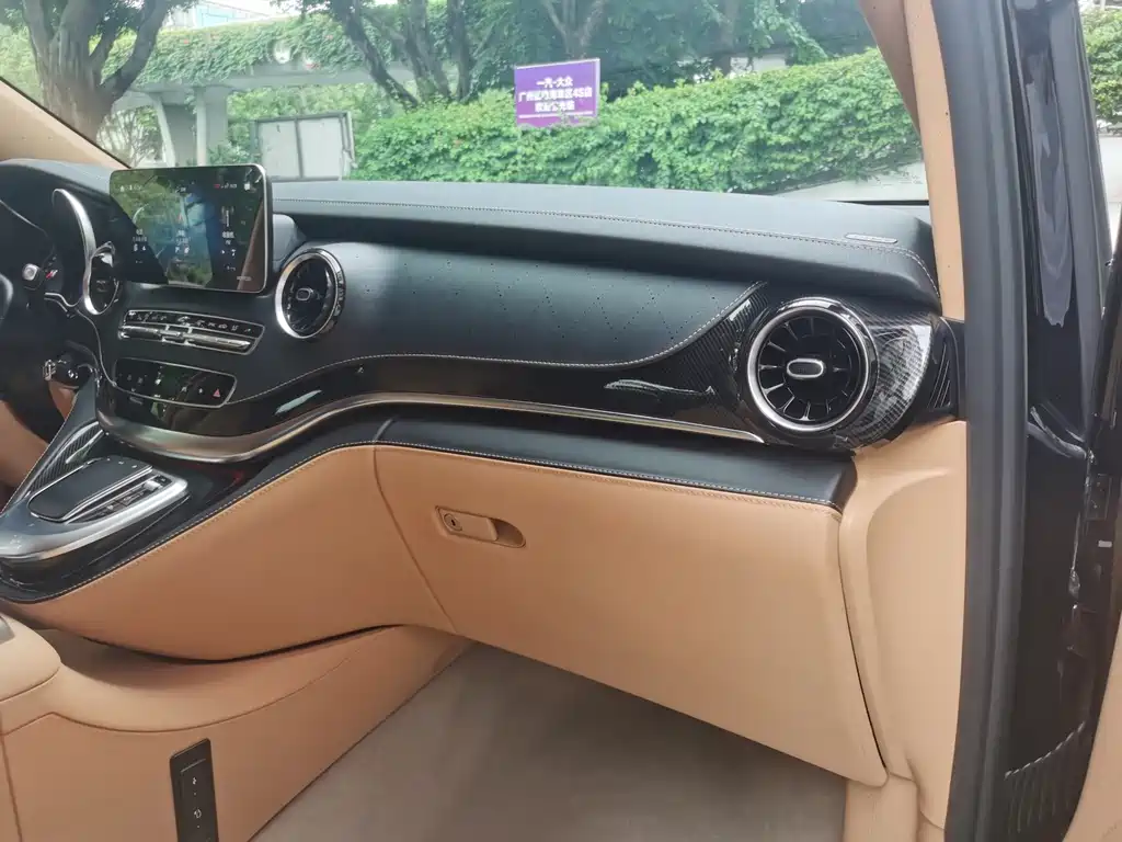 Mercedes-Benz V-Class — миниатюра 9