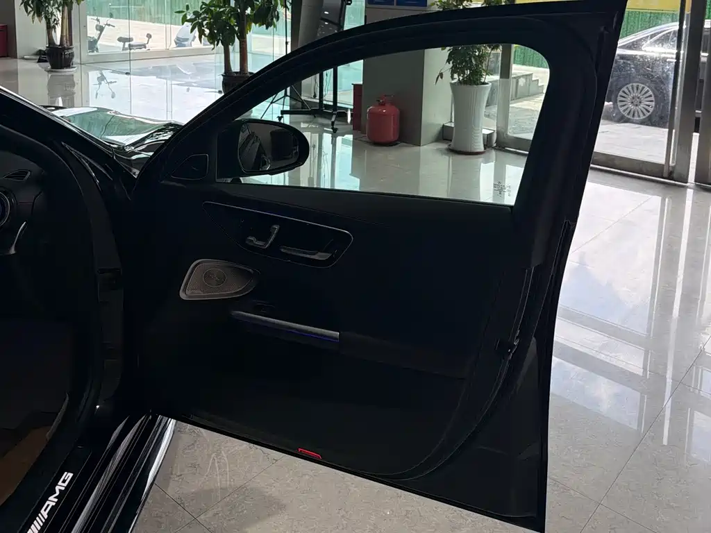 Mercedes-Benz C-Class AMG — миниатюра 8