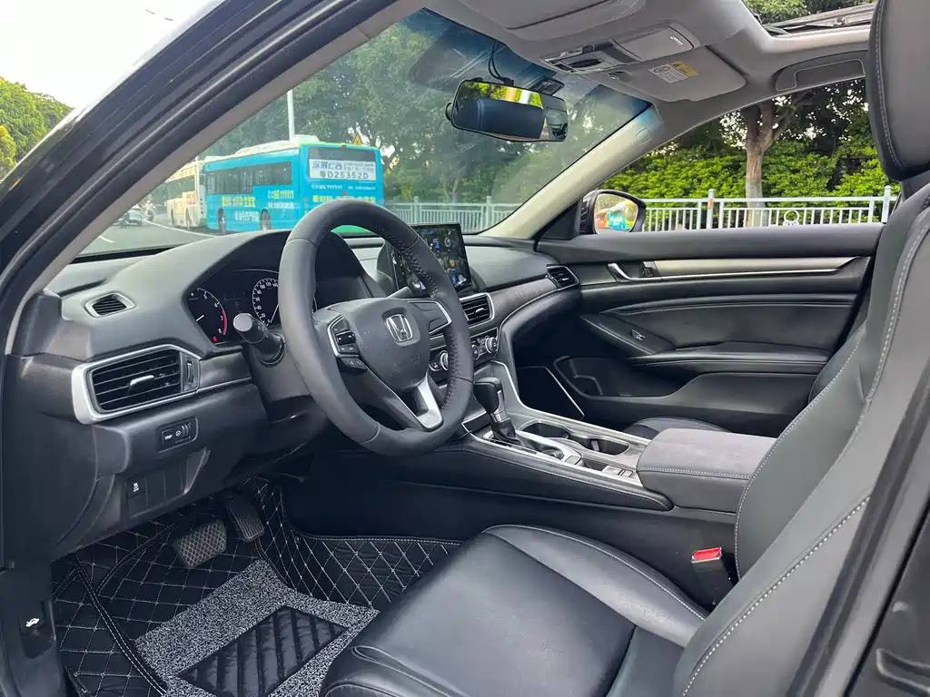 Honda Accord — миниатюра 8