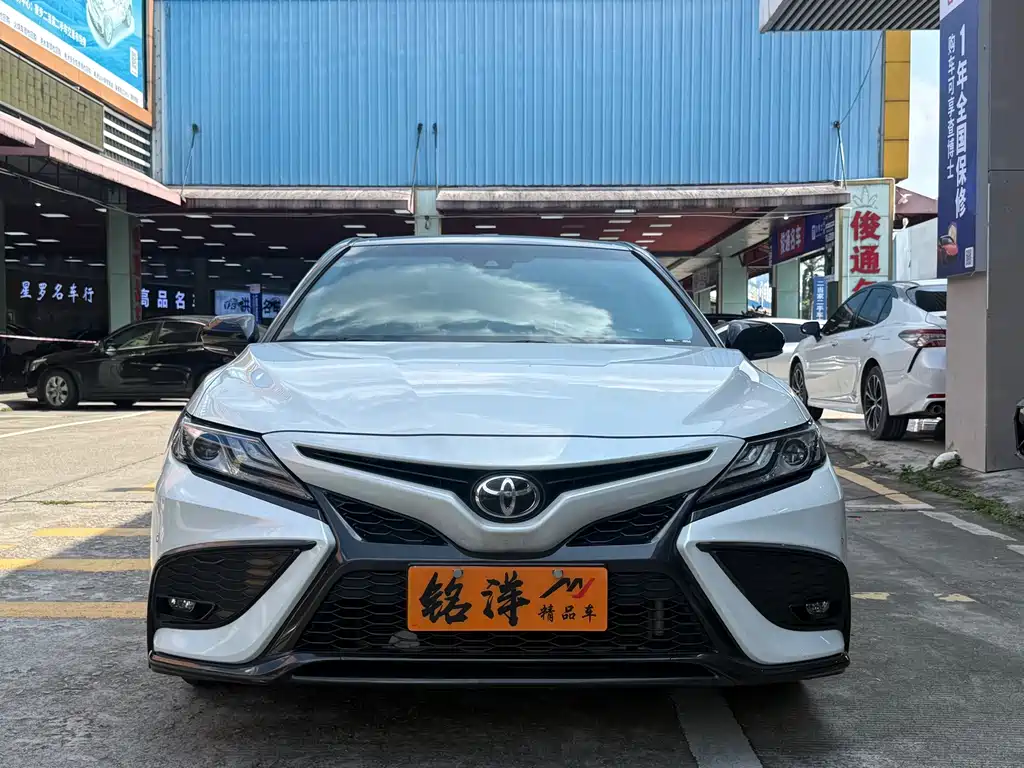 Toyota Camry — миниатюра 2