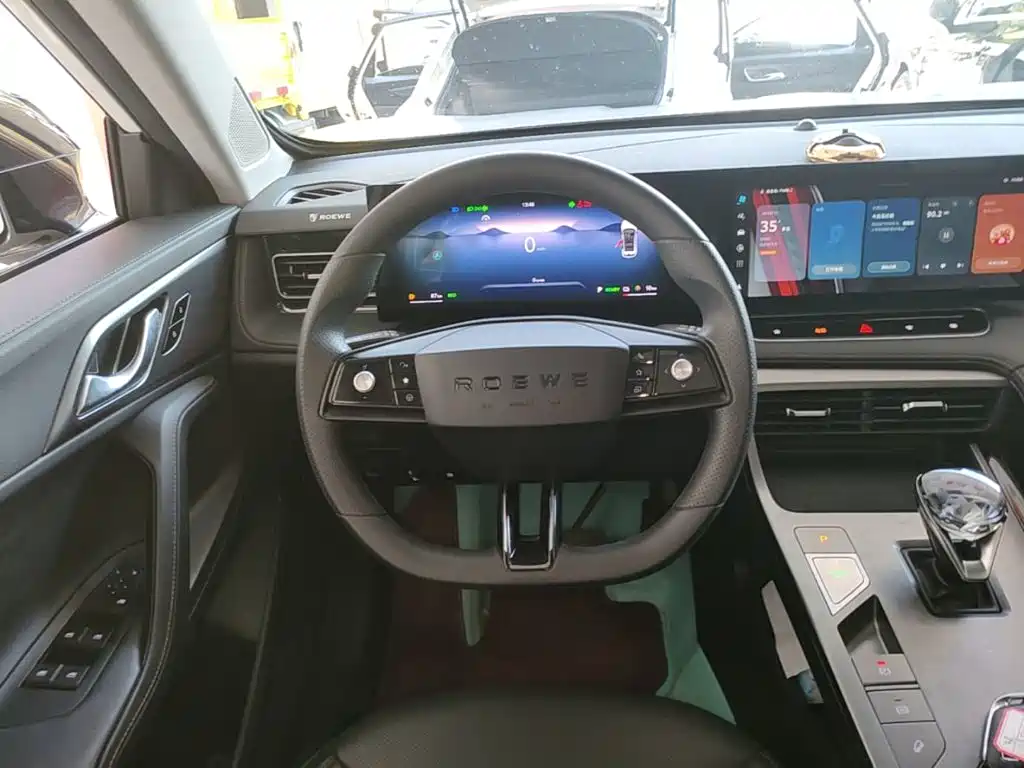 Roewe RX5 New Energy — миниатюра 11