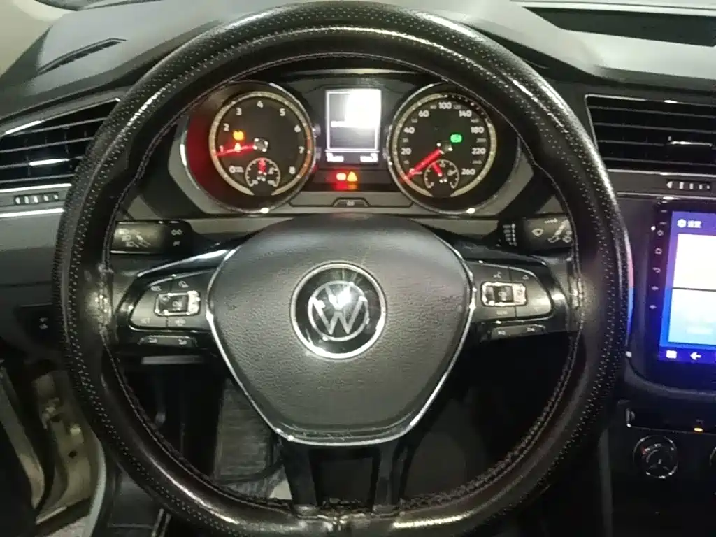 Volkswagen Tiguan L — миниатюра 7
