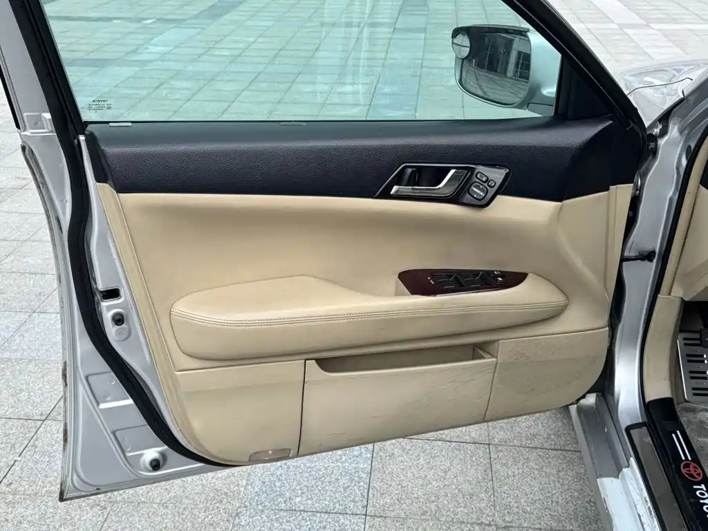 Toyota Reiz — миниатюра 6