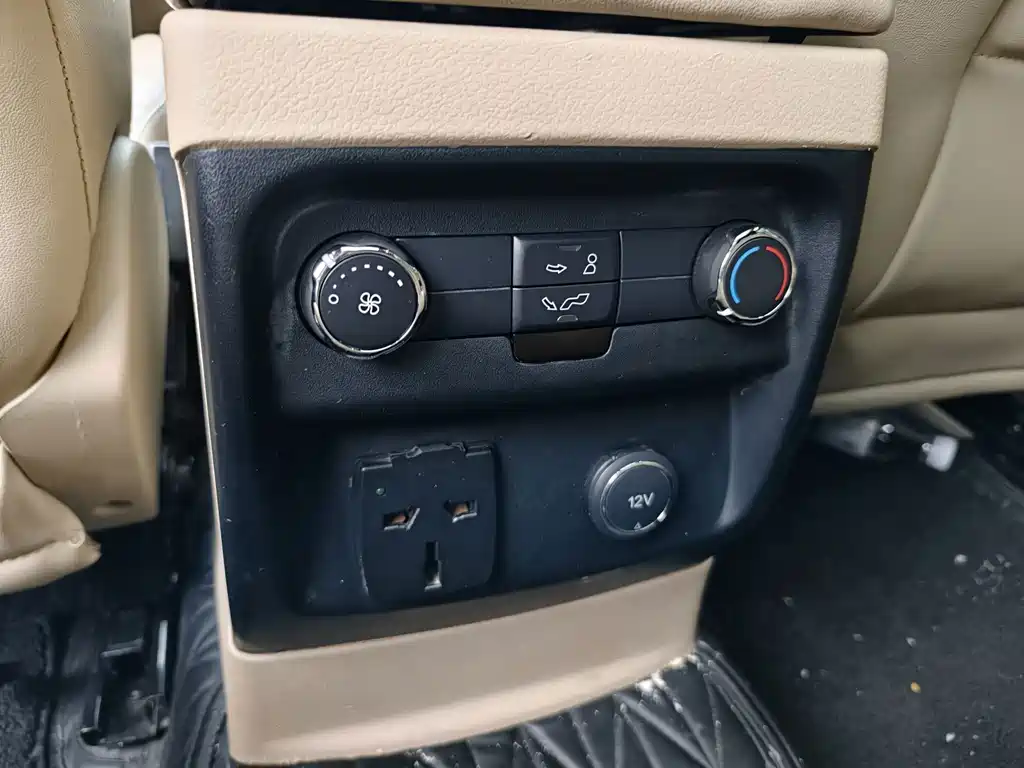 Ford Everest — миниатюра 15