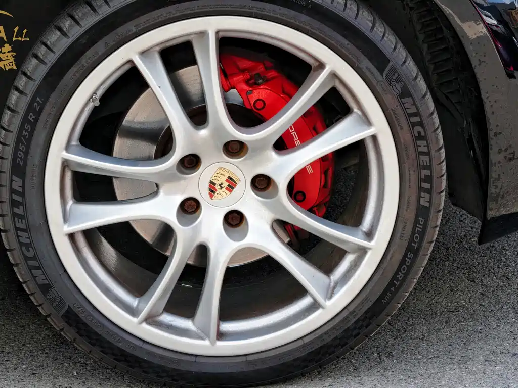 Porsche Cayenne — миниатюра 8