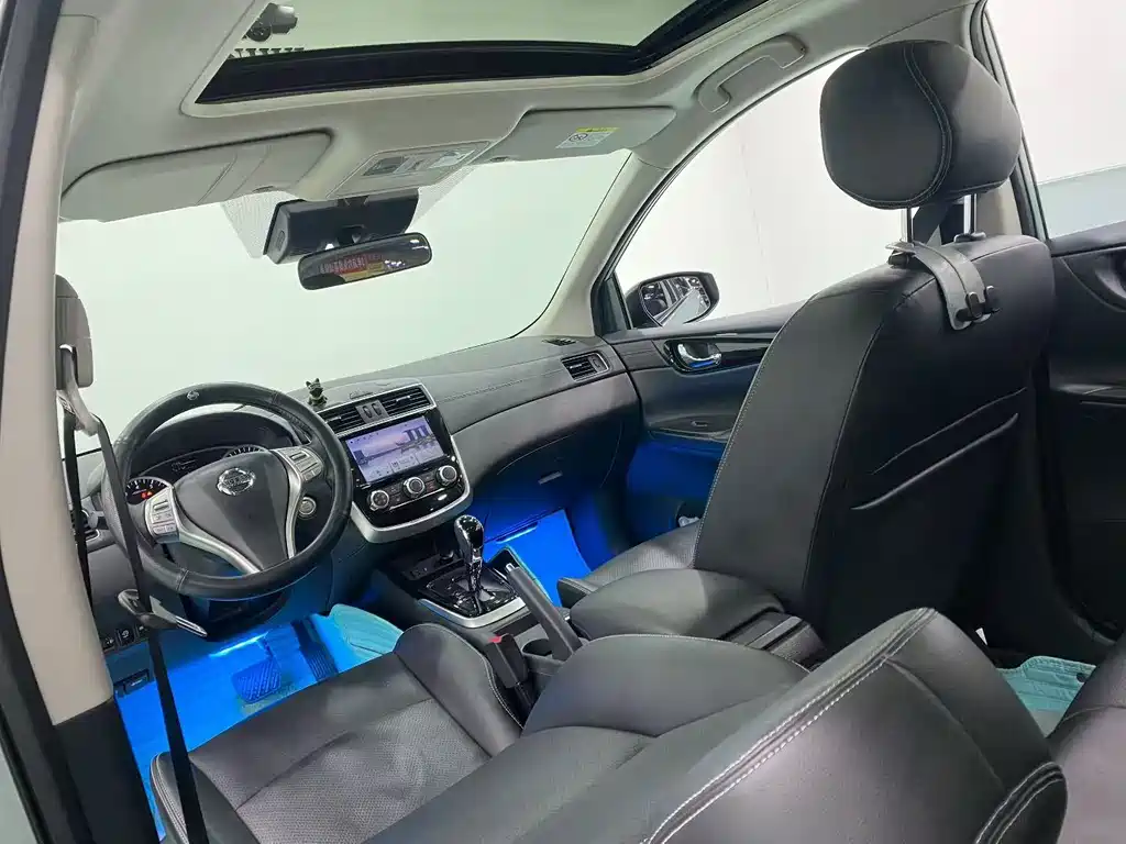 Nissan Tiida — миниатюра 6