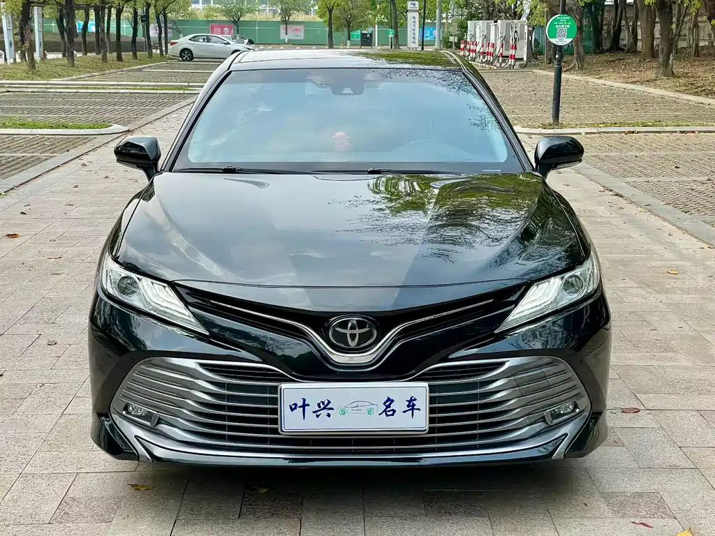 TOYOTA CAMRY