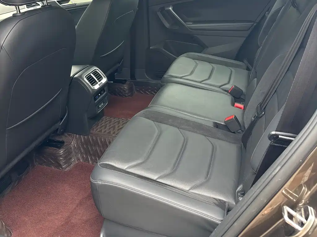 Volkswagen Tiguan L — миниатюра 11