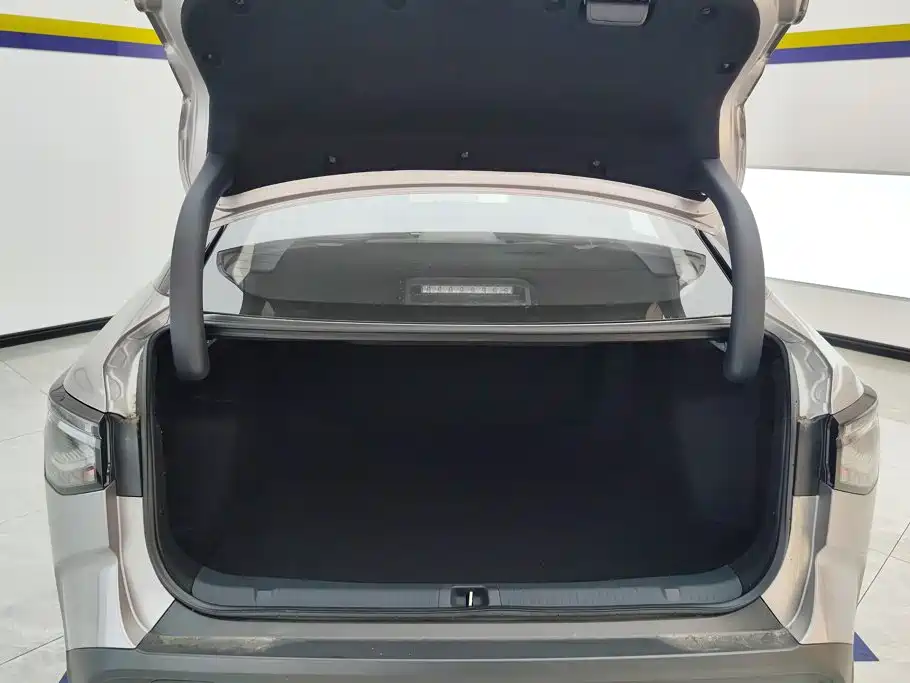Toyota bZ3 — миниатюра 4