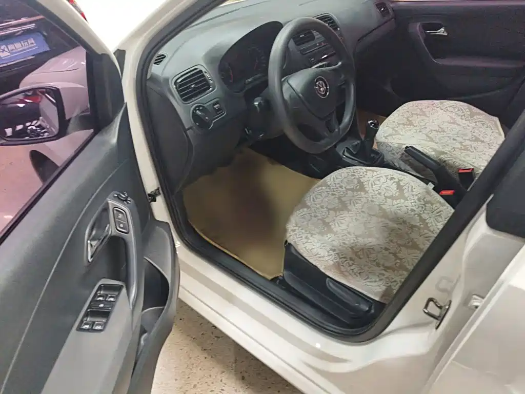 Volkswagen Polo — миниатюра 12