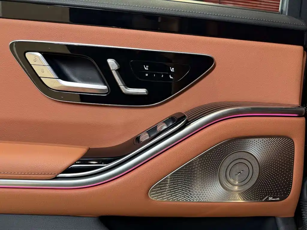 Mercedes-Benz S-Class — миниатюра 13