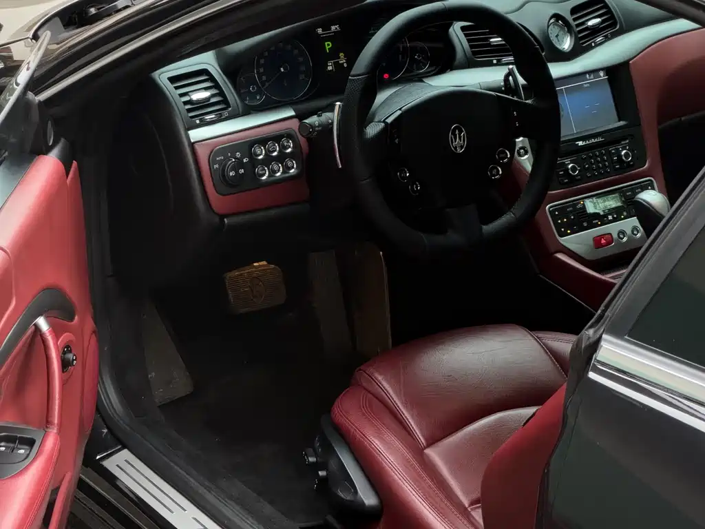 Maserati GranTurismo 2013 4.2L AT