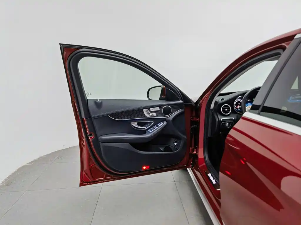 Mercedes-Benz C-Class — миниатюра 8