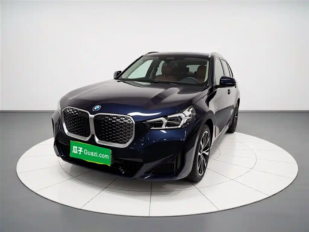 BMW iX1 2024