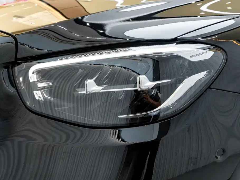 Mercedes-Benz E-Class — миниатюра 8
