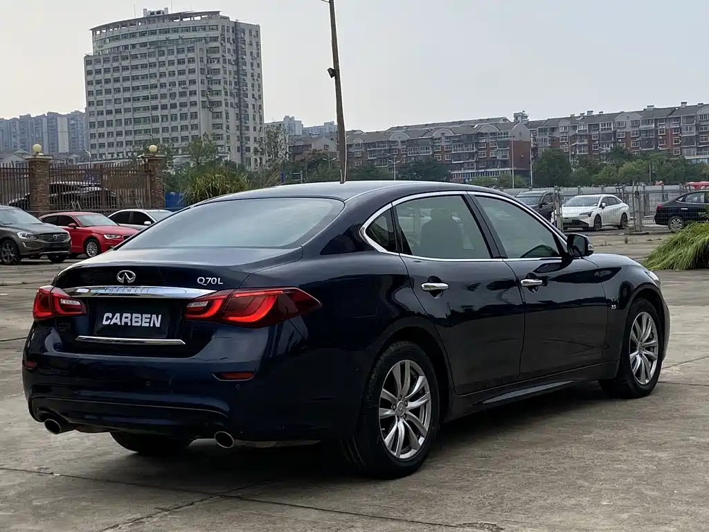 Infiniti Q70 — миниатюра 8