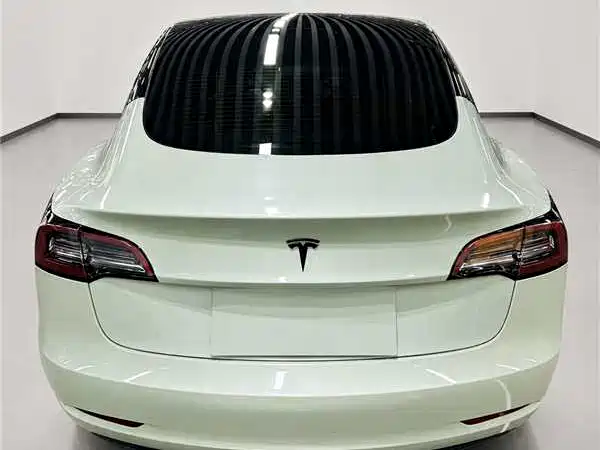Tesla Model 3 — миниатюра 8