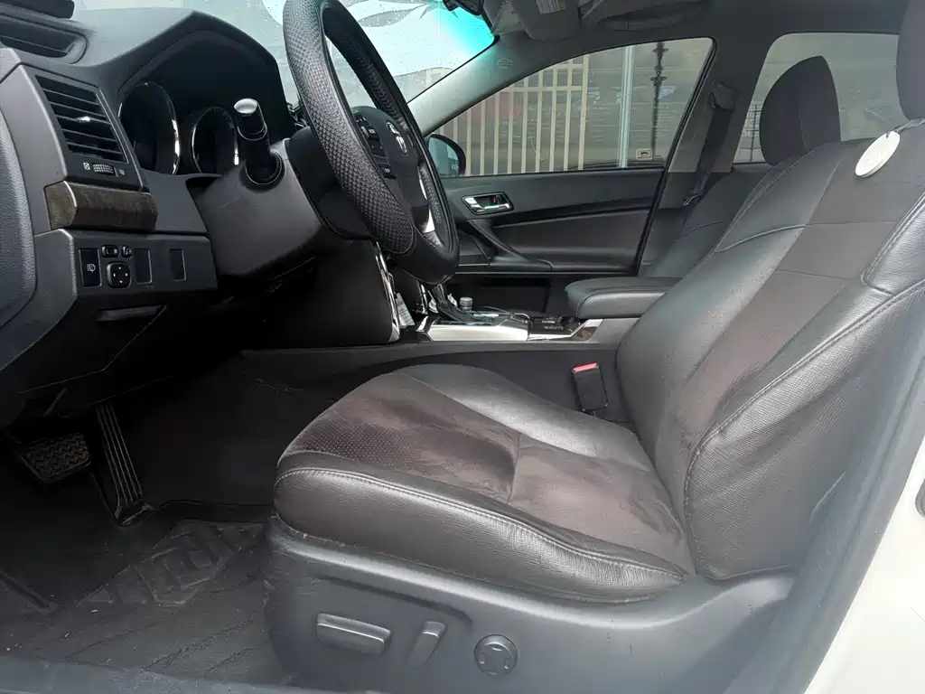 Toyota Reiz 2013 2.5V