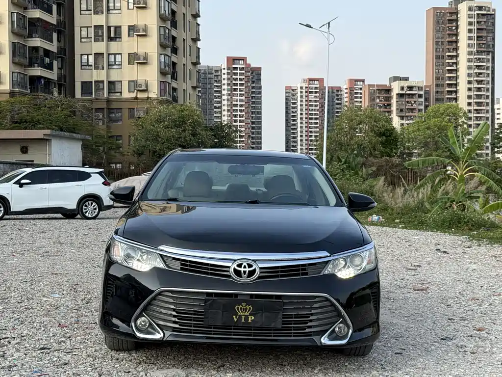 TOYOTA CAMRY
