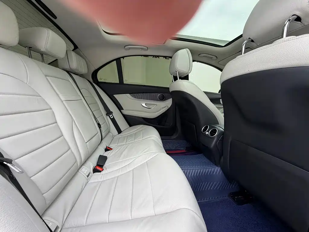 Mercedes-Benz C-Class — миниатюра 9
