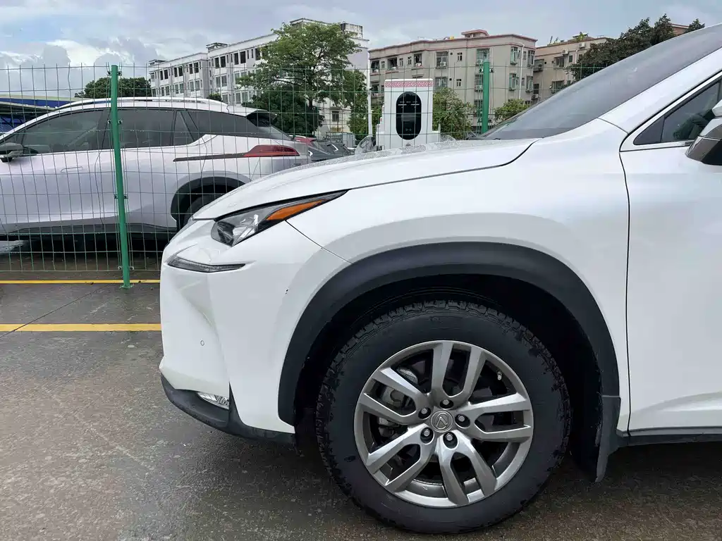 Lexus NX 2015 200t