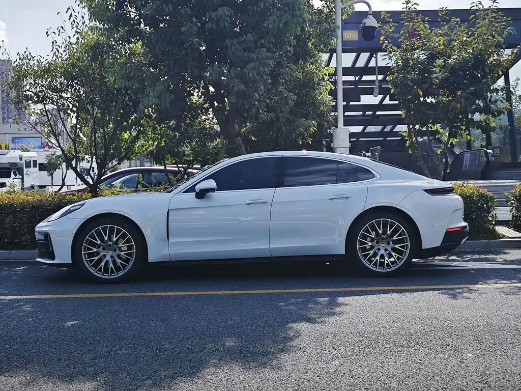 Porsche Panamera — миниатюра 6