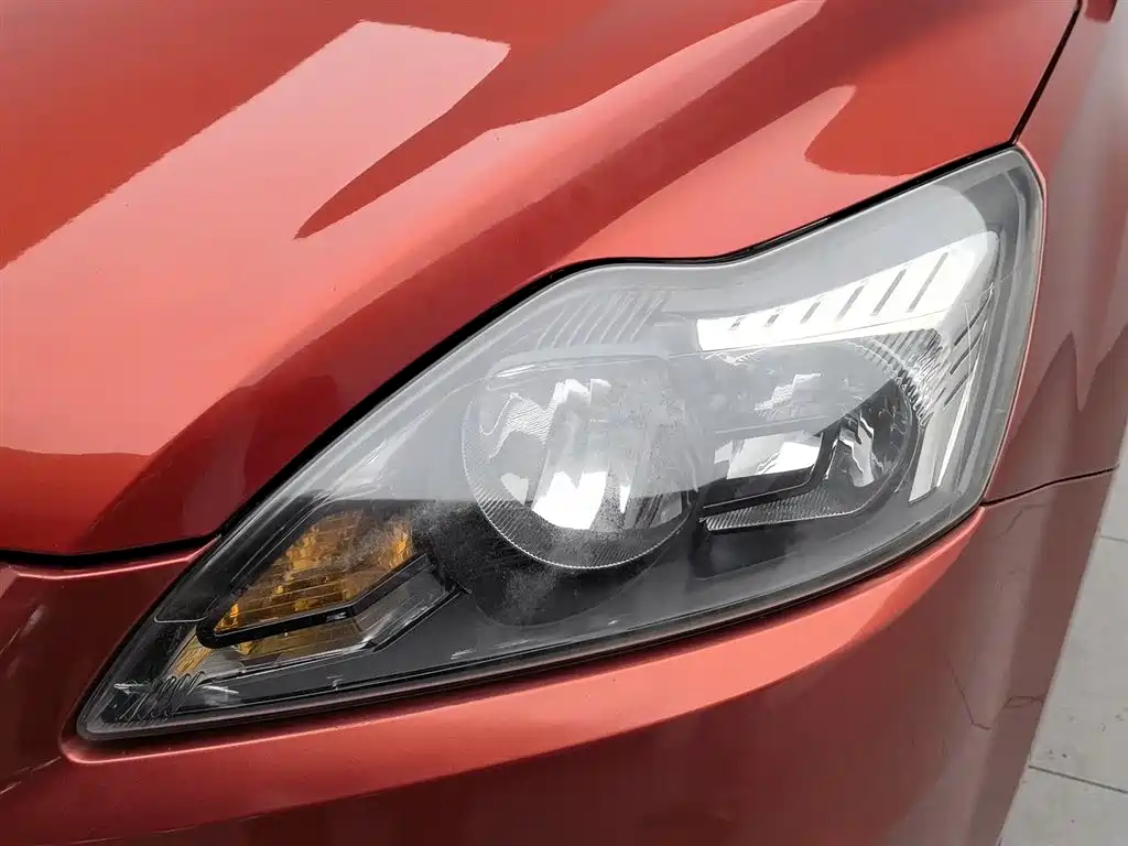 Ford Focus 2013 1.8L AT