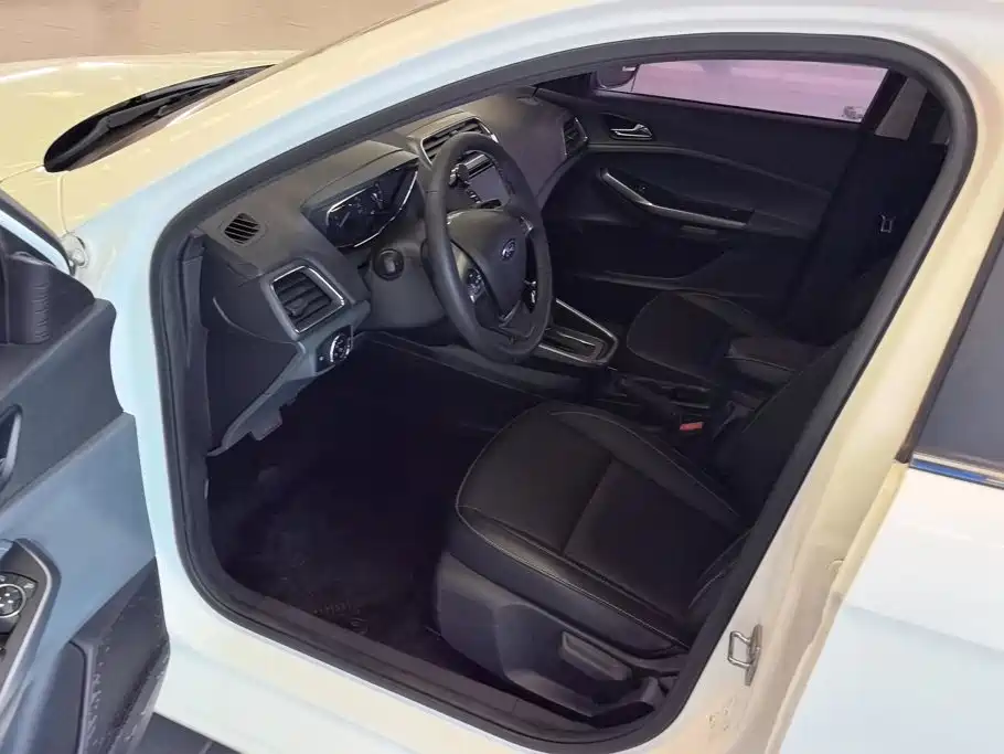 Ford Escort — миниатюра 9