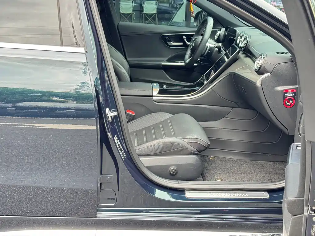 Mercedes-Benz C-Class — миниатюра 4