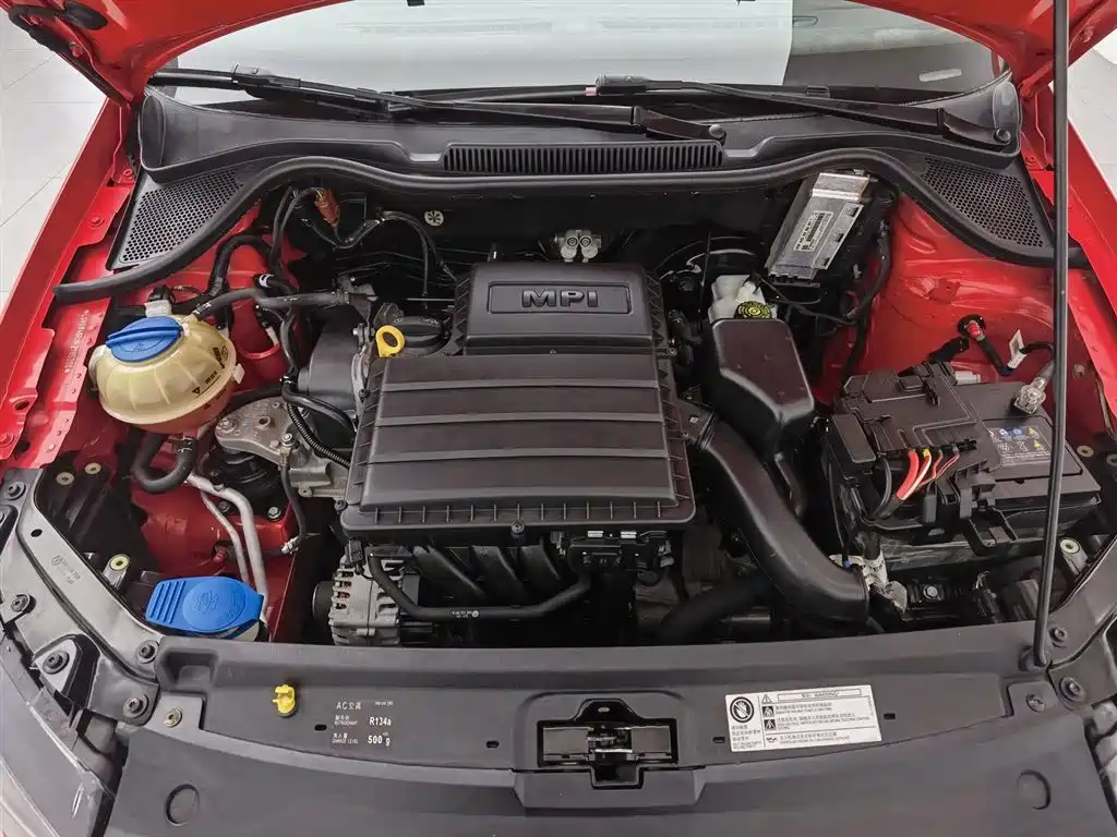 Volkswagen Polo 2014 1.4L MT