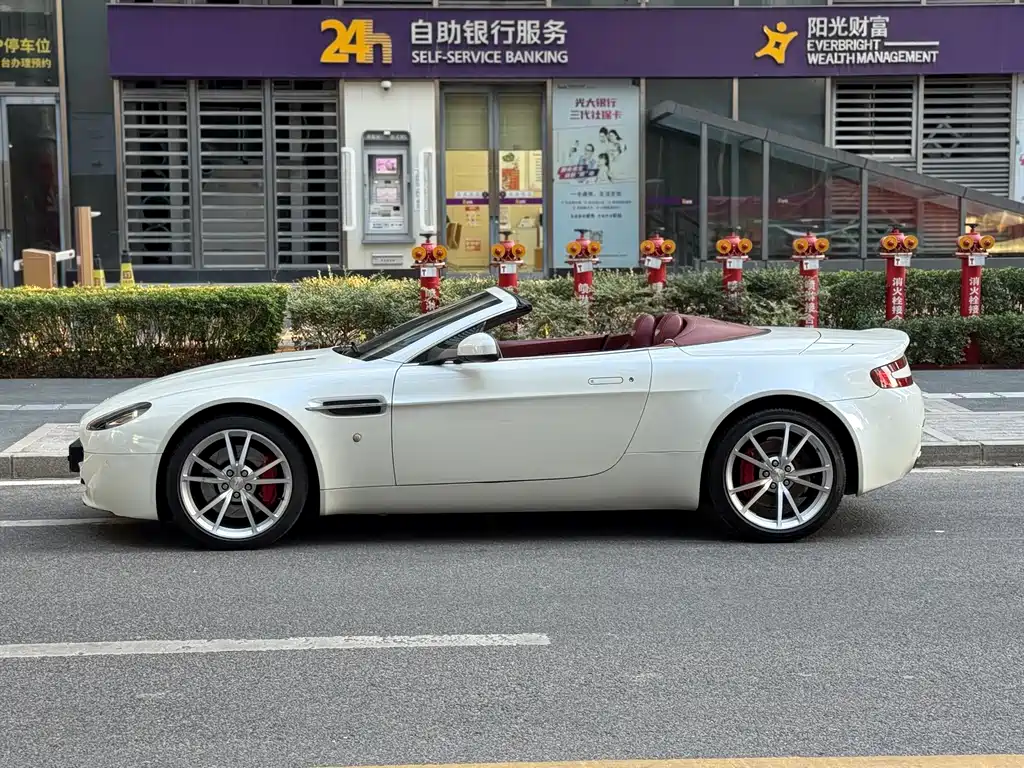 Aston Martin V8 Vantage 2012 4.7L S Roadster