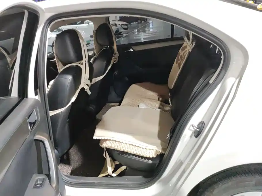 Volkswagen Santana — миниатюра 11