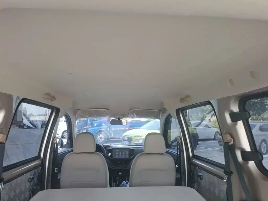Wuling Hongguang V — миниатюра 18