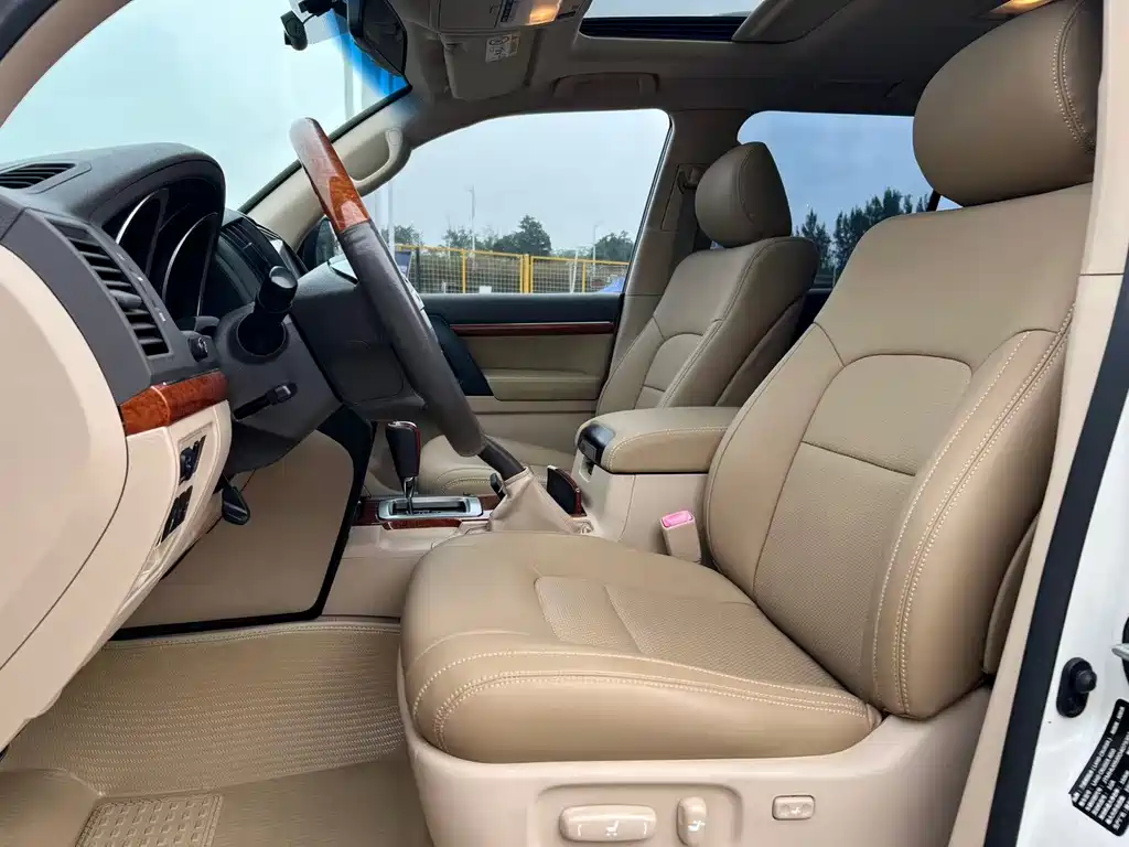 Toyota Land Cruiser — миниатюра 8