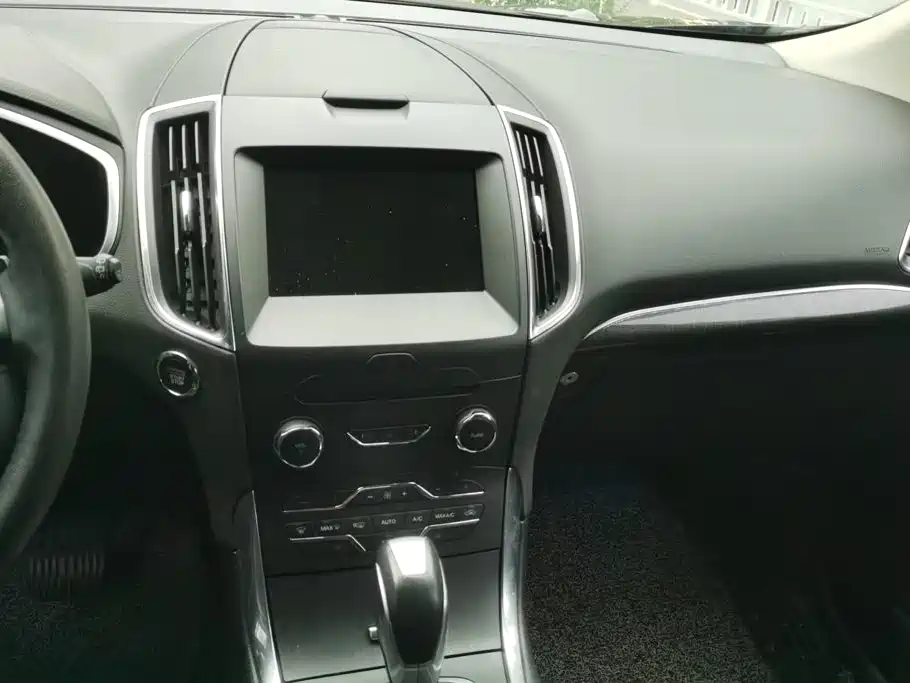 Ford Edge — миниатюра 13